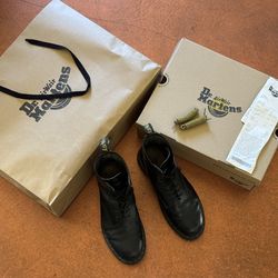 Dr. Martens 1460 Black Leather Boots Good Condition w/ Box. Men's 11