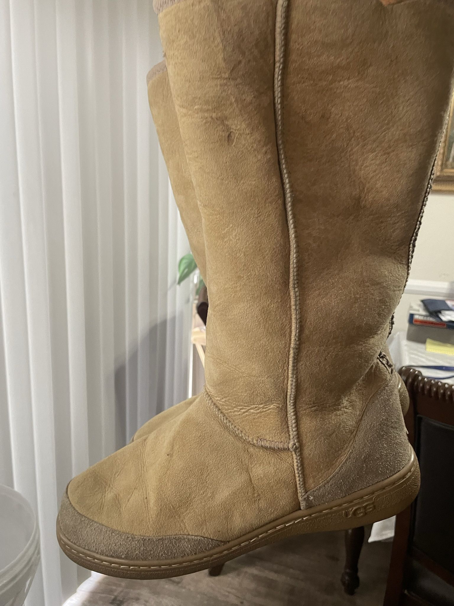 UGG Man Winter Boots Size 12