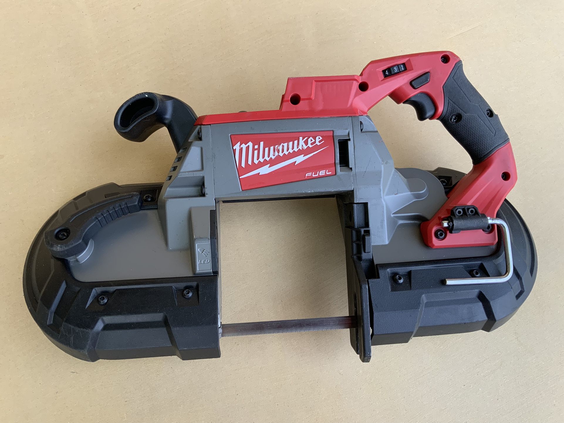 Milwaukee M18 FUEL 18V Lithium-Ion Brushless Cordless Deep Cut Band Saw (Tool-Only)