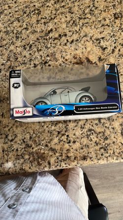 Maisto 1:25 Volkswagen New Beetle Cabriolet Die-Cast