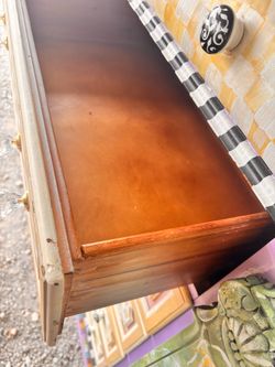 Dresser
