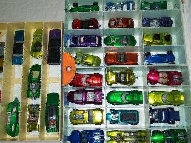 Collector seeking vintage old genuine 1960s 70s Hot Wheels Redlines toy cars red line Hotwheels