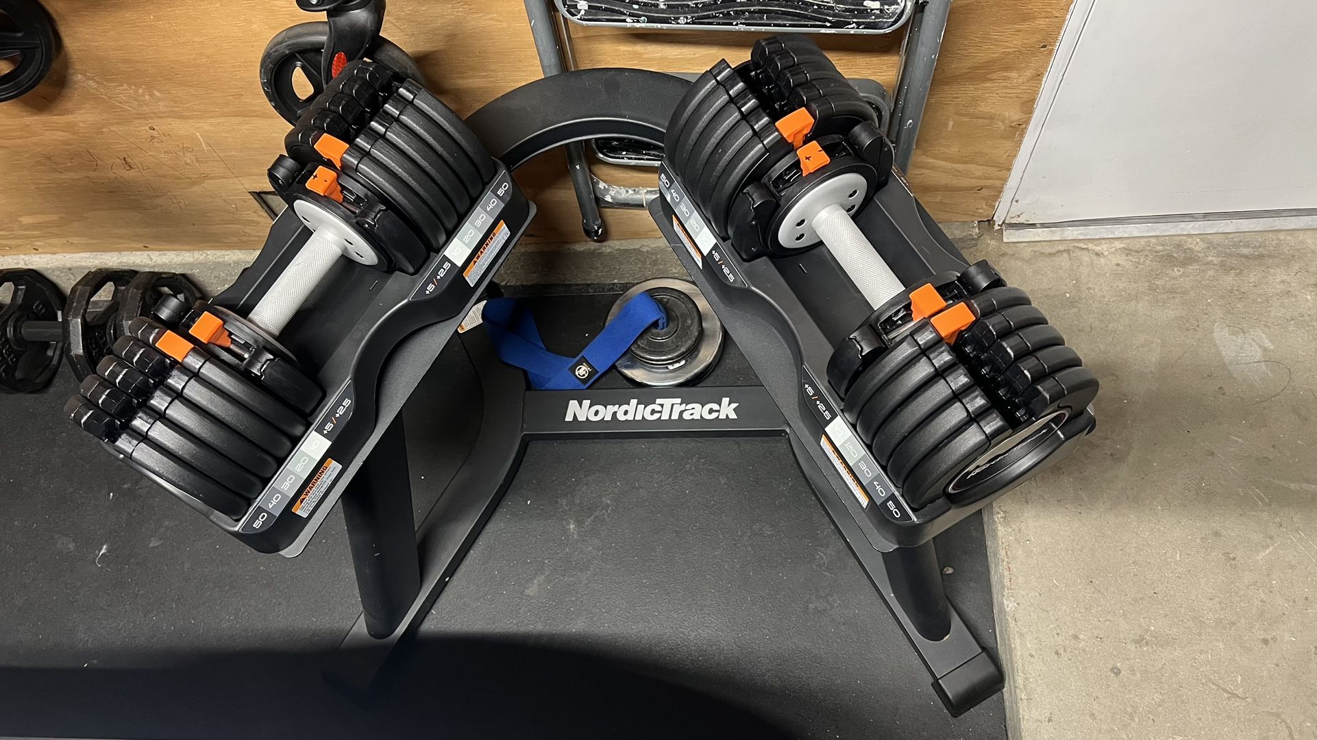 NordicTrack Adjustable Dumbbells With Stand