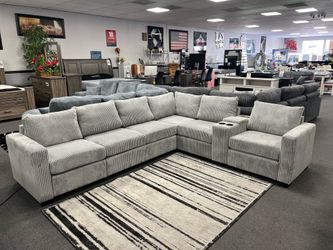 Light gray sofa sectional w/ Cupholders