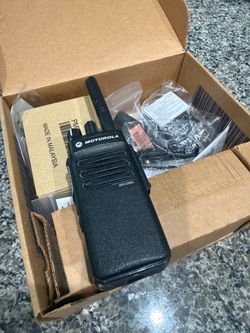 MOTOROLA WALKIE TALKIES