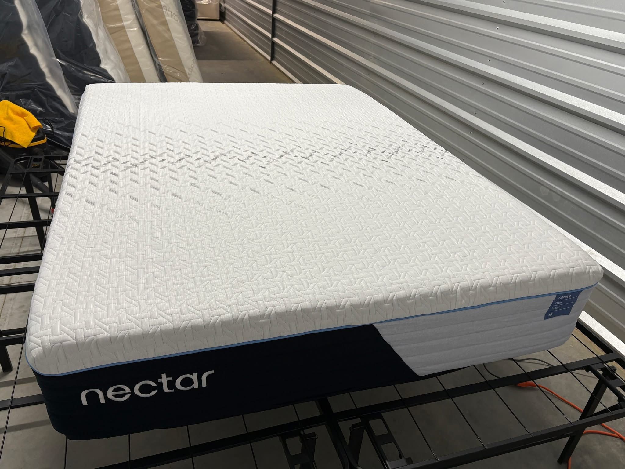 Nectar Luxe Hybrid (Queen)