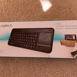 Wireless touch keyboard