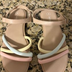 Women’s Sandals Size 4