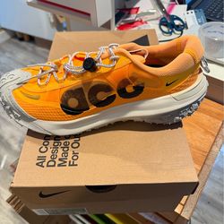 Nike ACG Mountain Fly 2 Low Laser Orange