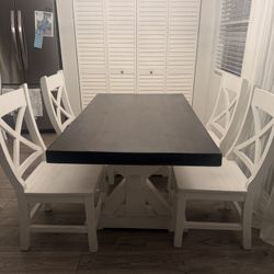 Solid Pine Dining Table – Natural Wood – $250 OBO