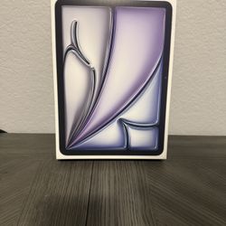 Apple iPad Air 11 M3 With Bluetooth Keyboard Case