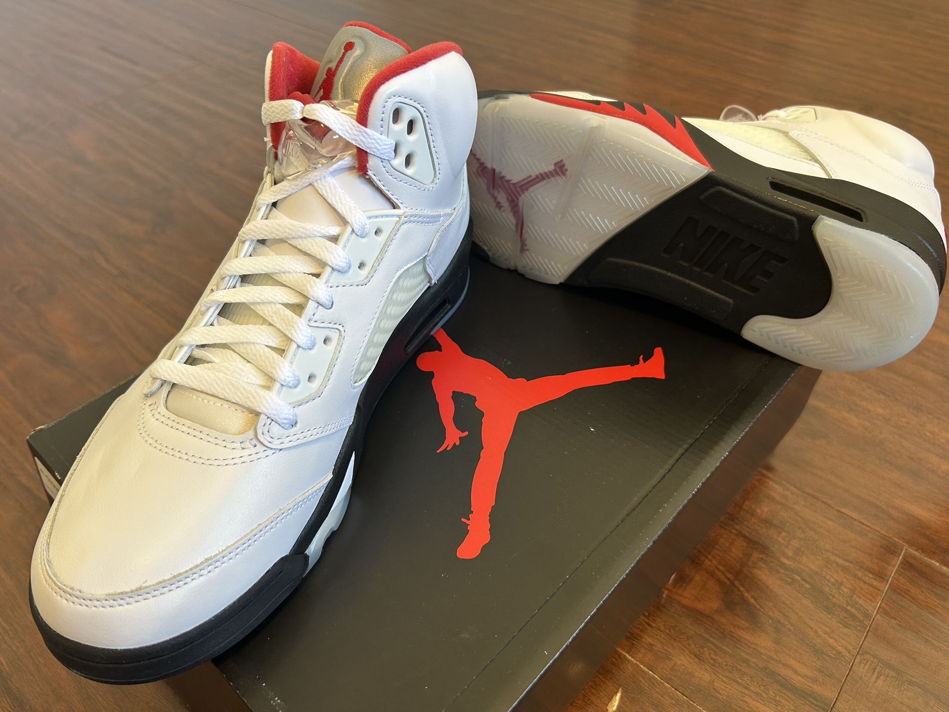 Jordan 5 Retro Fire Red Silver Tongue Sz 9.5 *NEW*