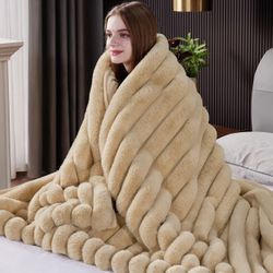 50"X70" 1000GSM Thick Fluffy Faux Fur Throw Blanket, Beige, NEW