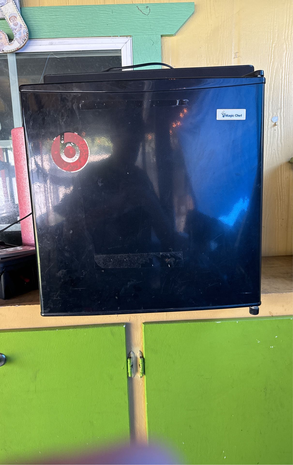 Mini fridge