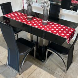 Modern Black Glass Dinning Table (Used)