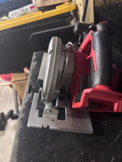 Milwaukee M18 FUEL 7-1/4” circular saw, model 2732-20