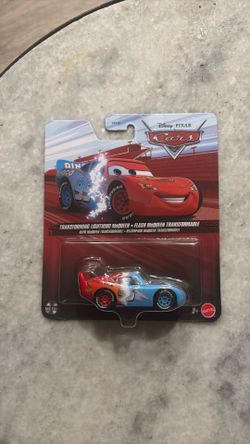 Disney Pixar Cars TRANSFORMING LIGHTNING MCQUEEN