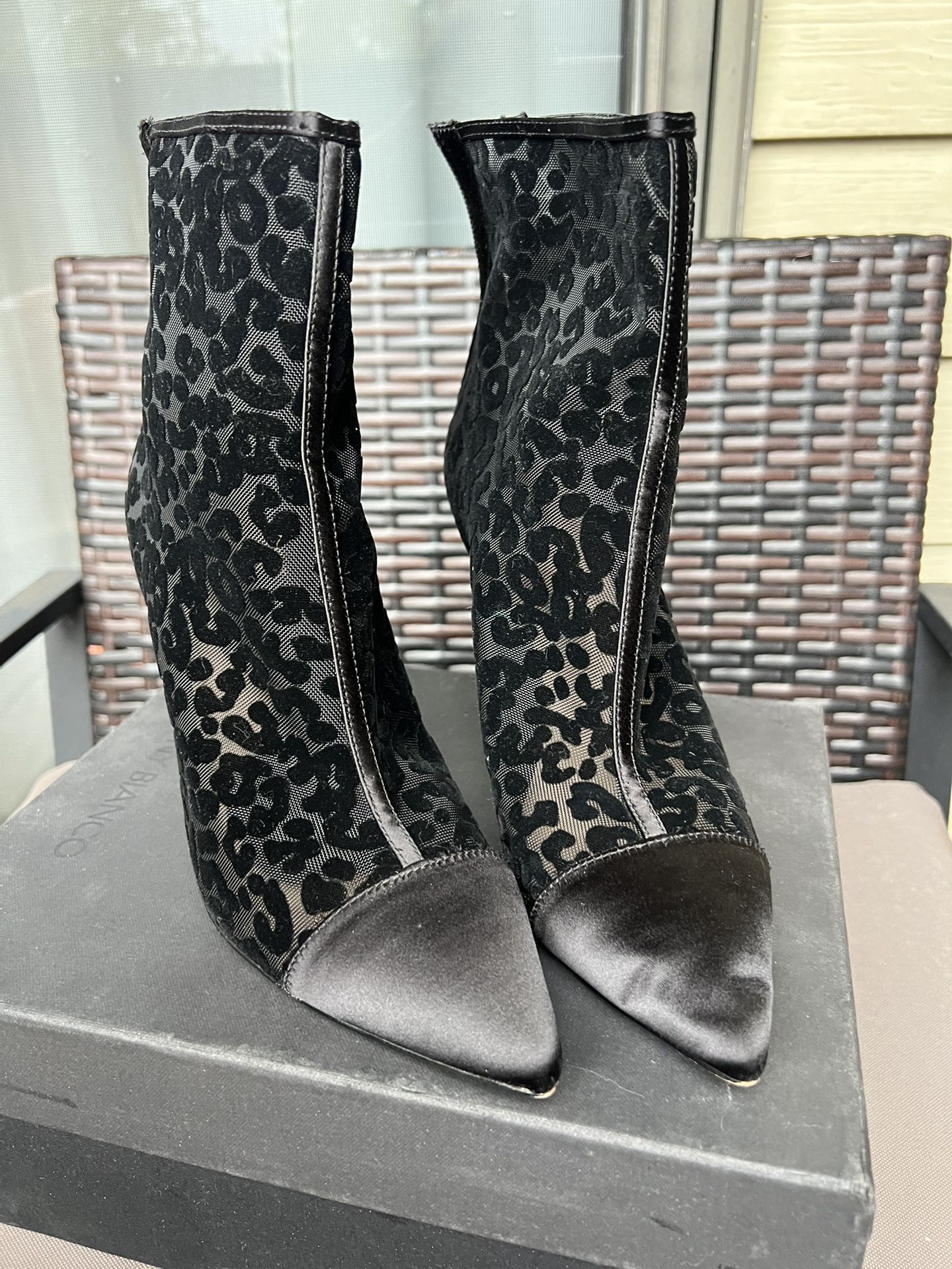 Badgley Mischka US 8