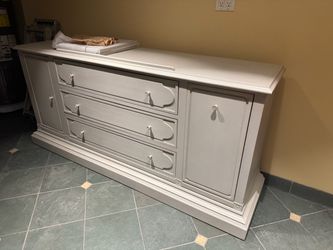 RH Changing Table/Dresser