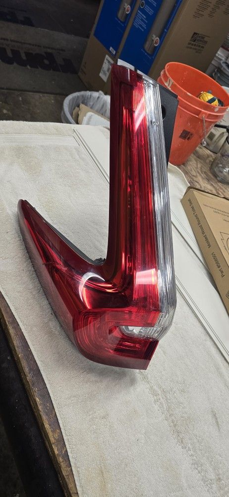 Honda Crv Left Tail Light