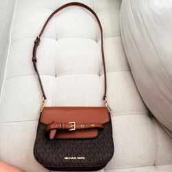 Emilia Small Saddle Crossbody Bag