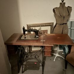 Singer Antique Seeing Machine With Stand And Adjustable Dress Firm