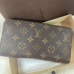 Louis Vuitton Monogram Zippy Wallet 