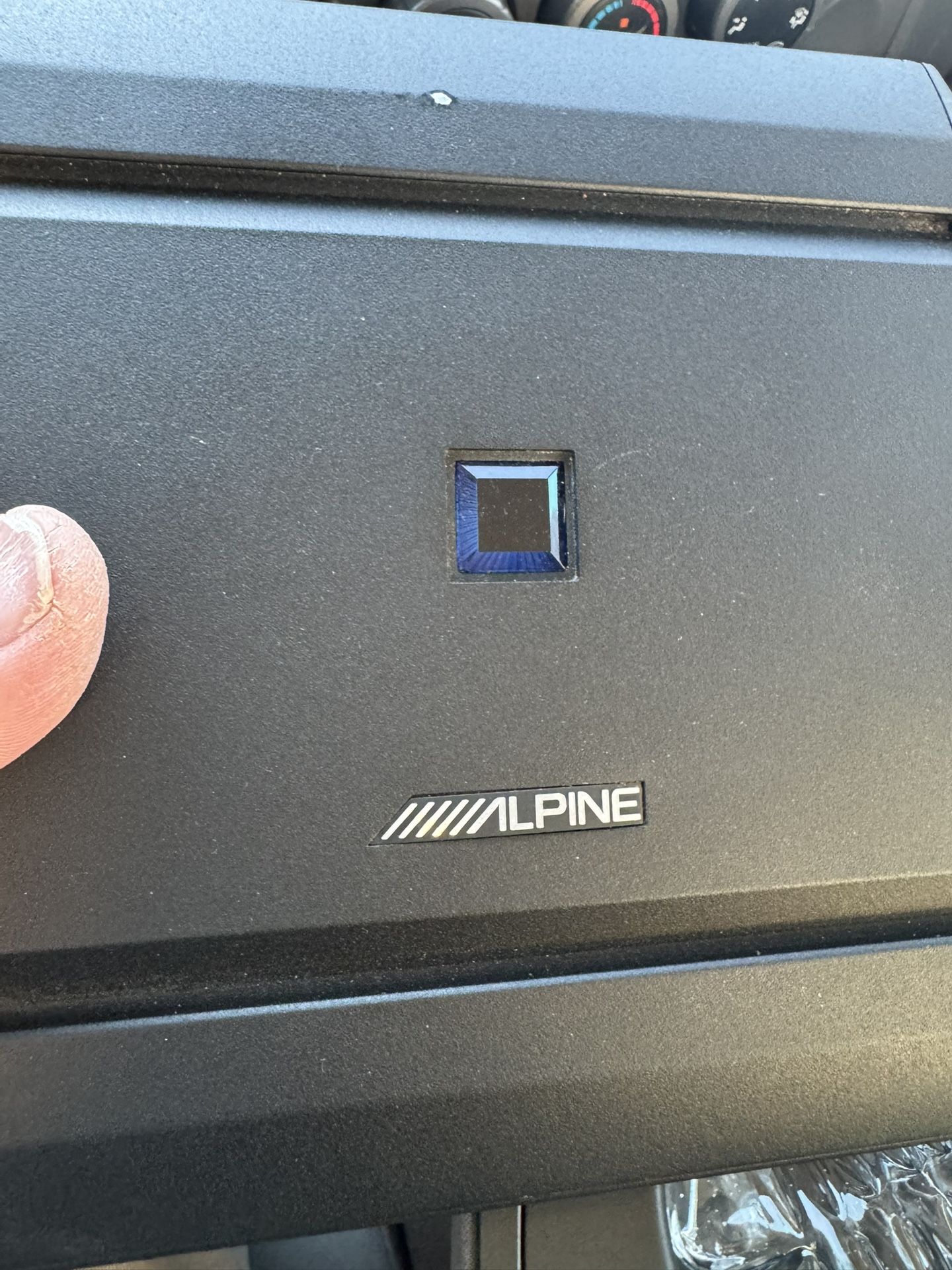 Alpine S-A60M 600w Mono Amp OFFERS? $200