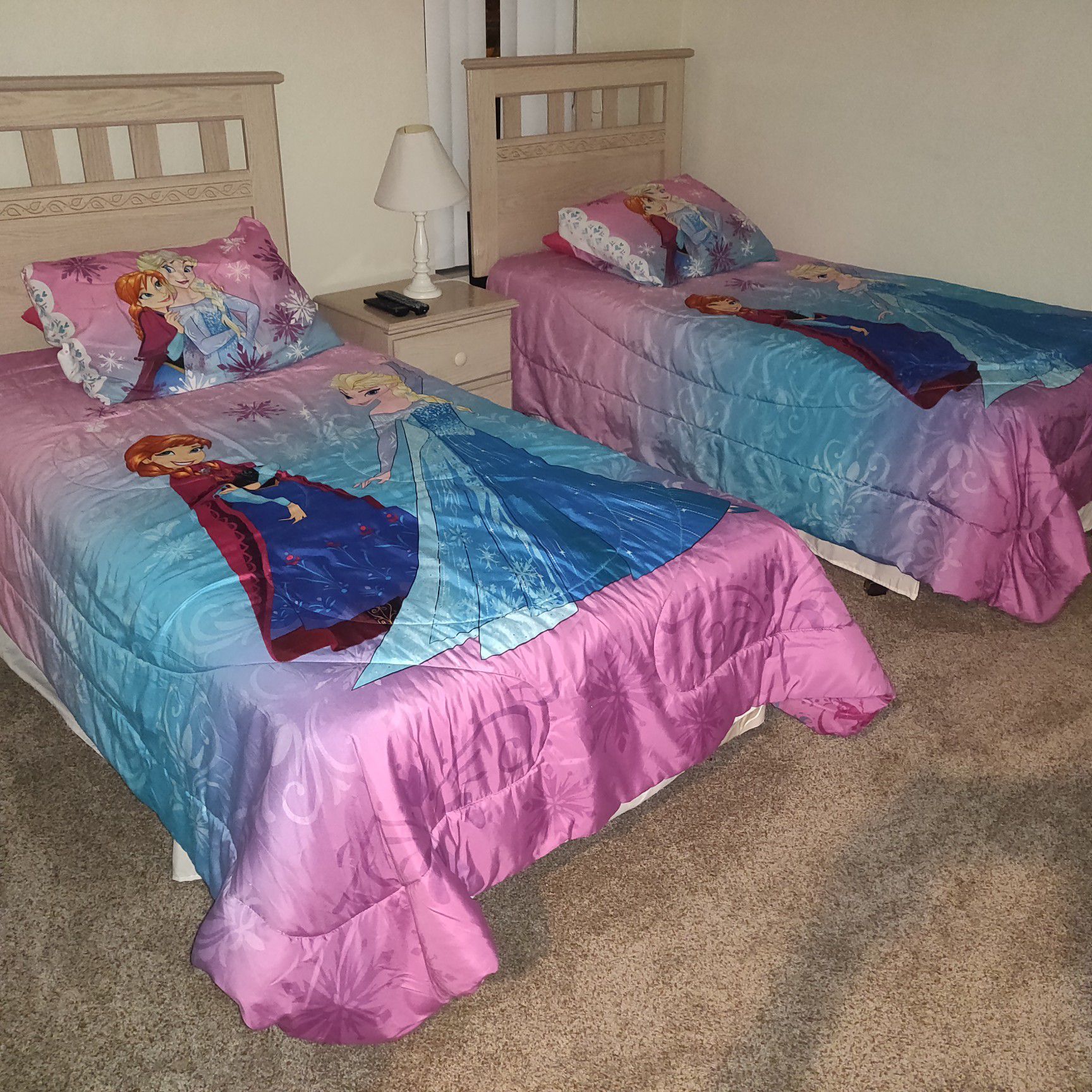 Twin kids bedroom set