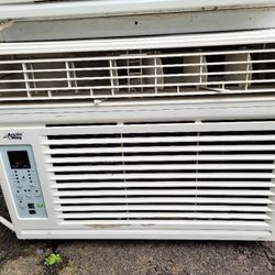 Arctic King 8000 Btu Air Conditioner 