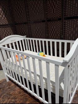 Baby crib good condition