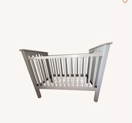 Baby Crib With Mattress 