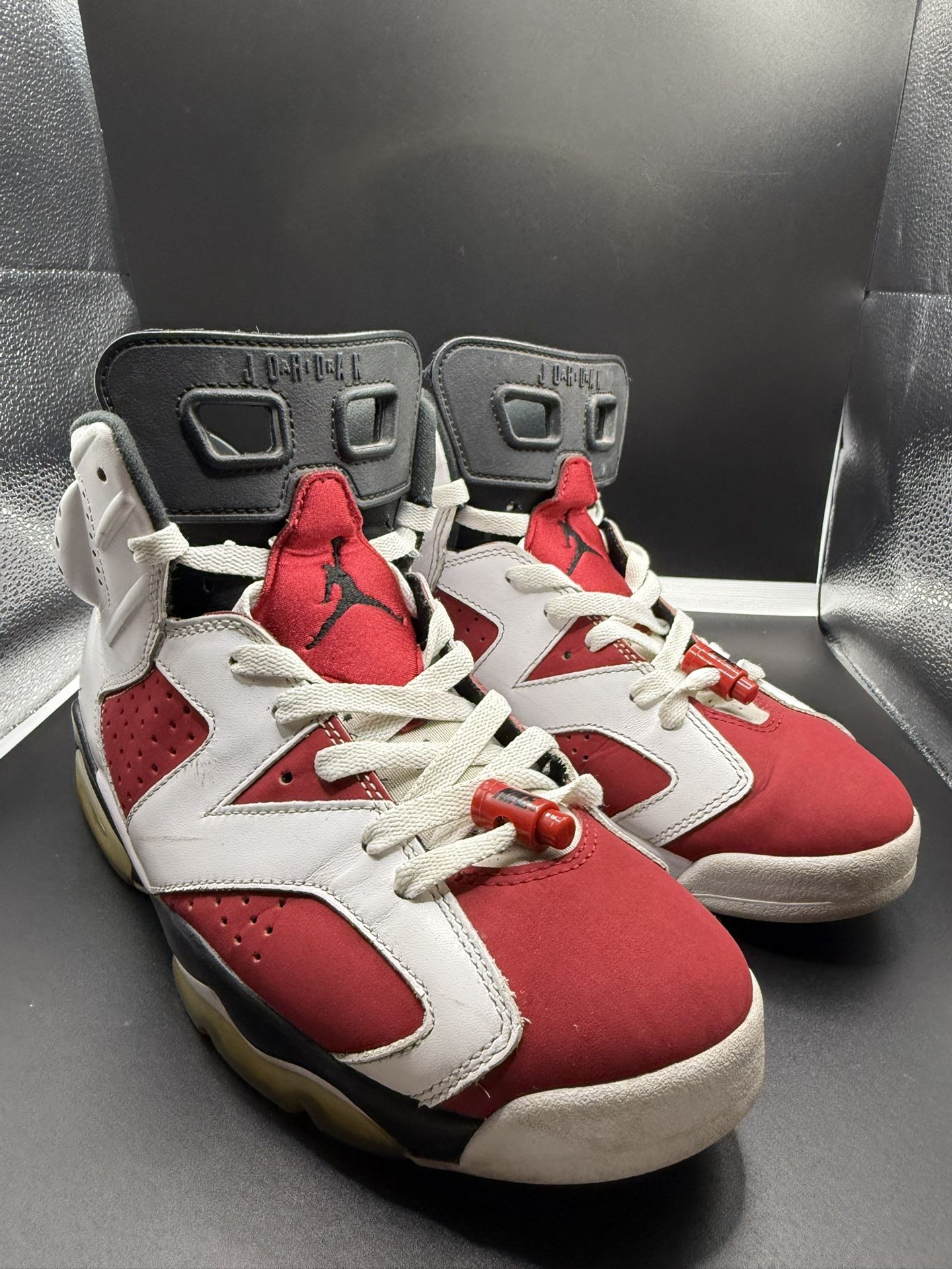 Size 8.5 - Jordan 6 Retro OG Mid Carmine