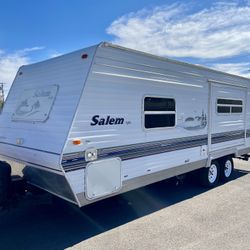 2006 Salem light with a sofa slide out 25ft