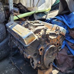 Chevy 305 Engine Out Of Early 80's Blazer