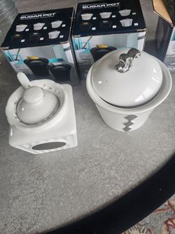 4  small  canisters