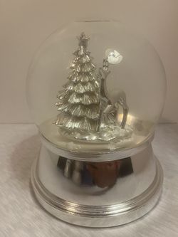 Vintage St. Nicholas Wonderland Snow Globe (Tested and Works Perfectly)