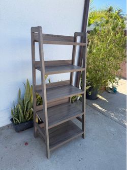 Modern 5-Tier Ladder Bookshelf / Display Shelf – Excellent Condition