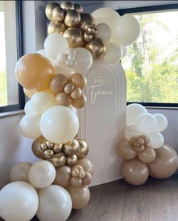 Backdrop And Balloon Decor 🎈