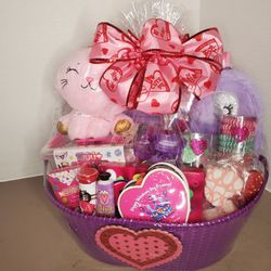 Valentine Basket for Sale in Houston, TX - OfferUp