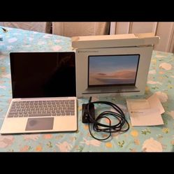 Microsoft Surface Laptop Go i5 8GB 128GB SSD Windows 11