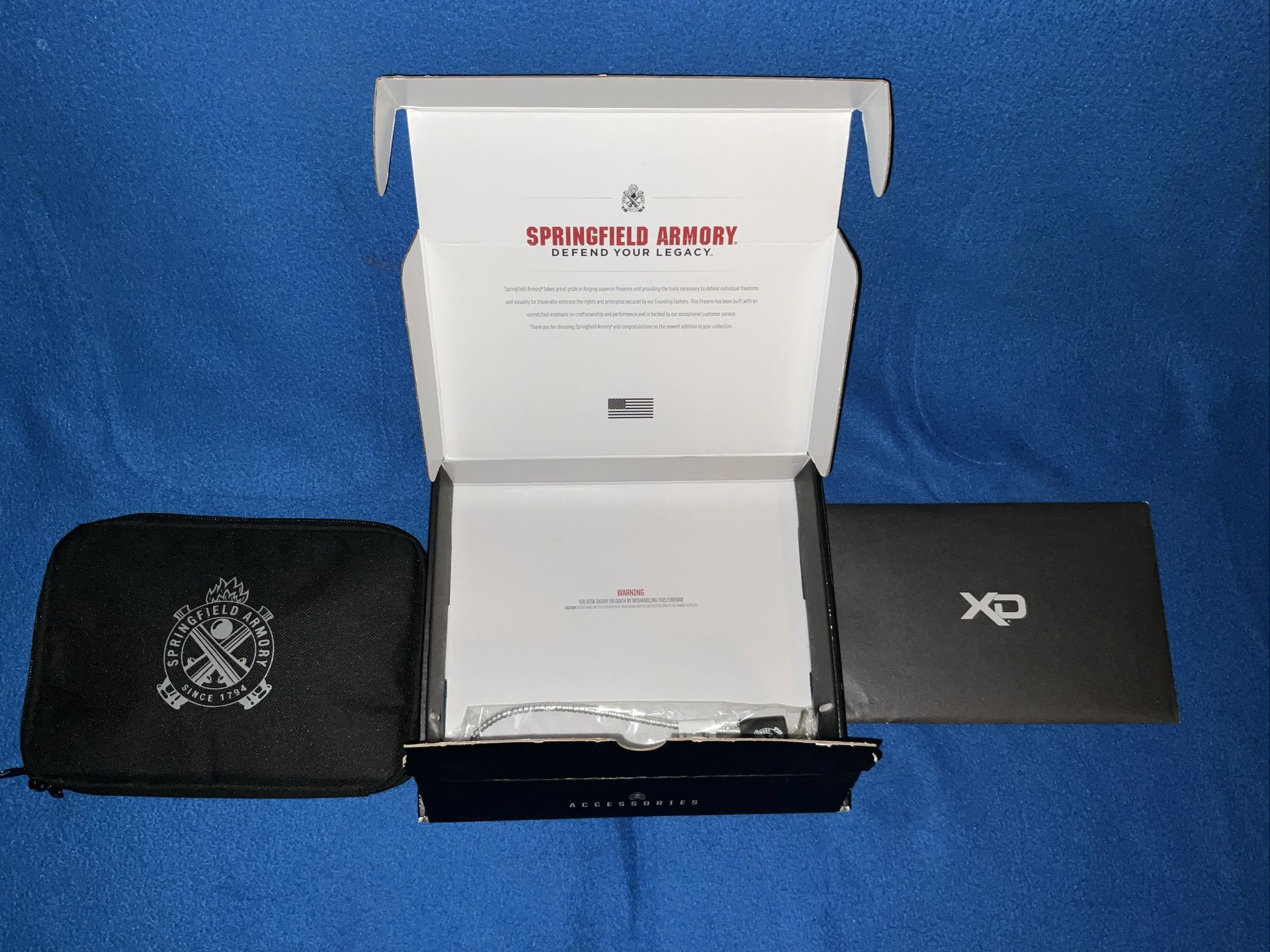 Springfield Armory XD 9mm Box & Case