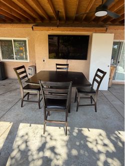 Kitchen table