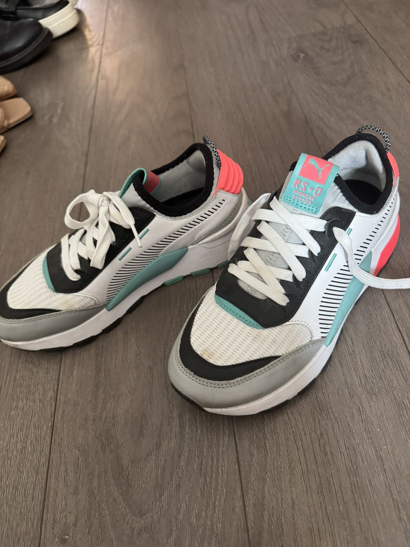 PUMA Sneakers - Special Edition (7)