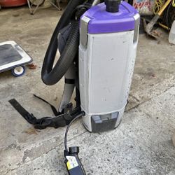 Back vacuum cleaner in good condition