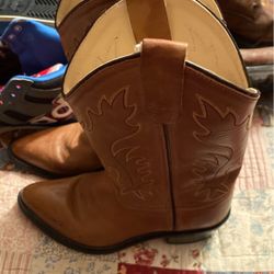 Boots Size7 