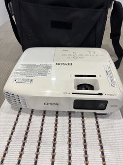 Epson Ex3220 Projector 3000 Lumens