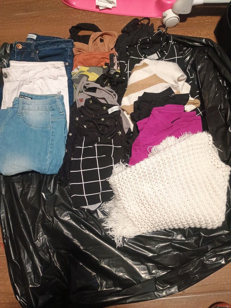 Women's Clothing Lot