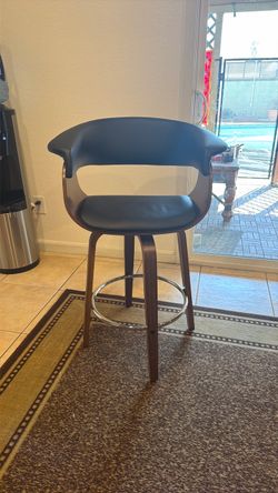 3 barstools