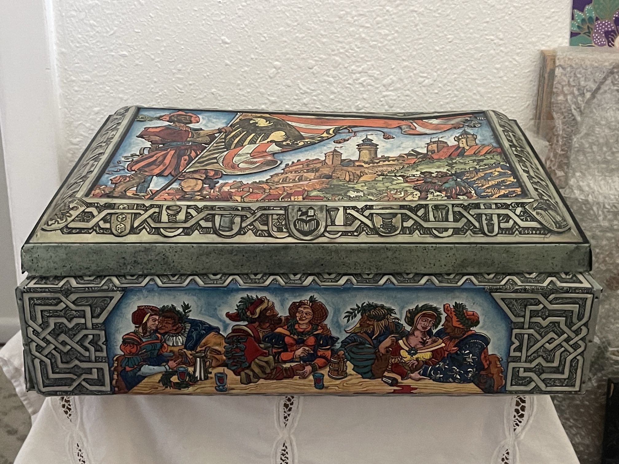 Antique Large,LEBKUCHENFABRIK Gingerbread Tin Nurnberg E.Otto Schmidt